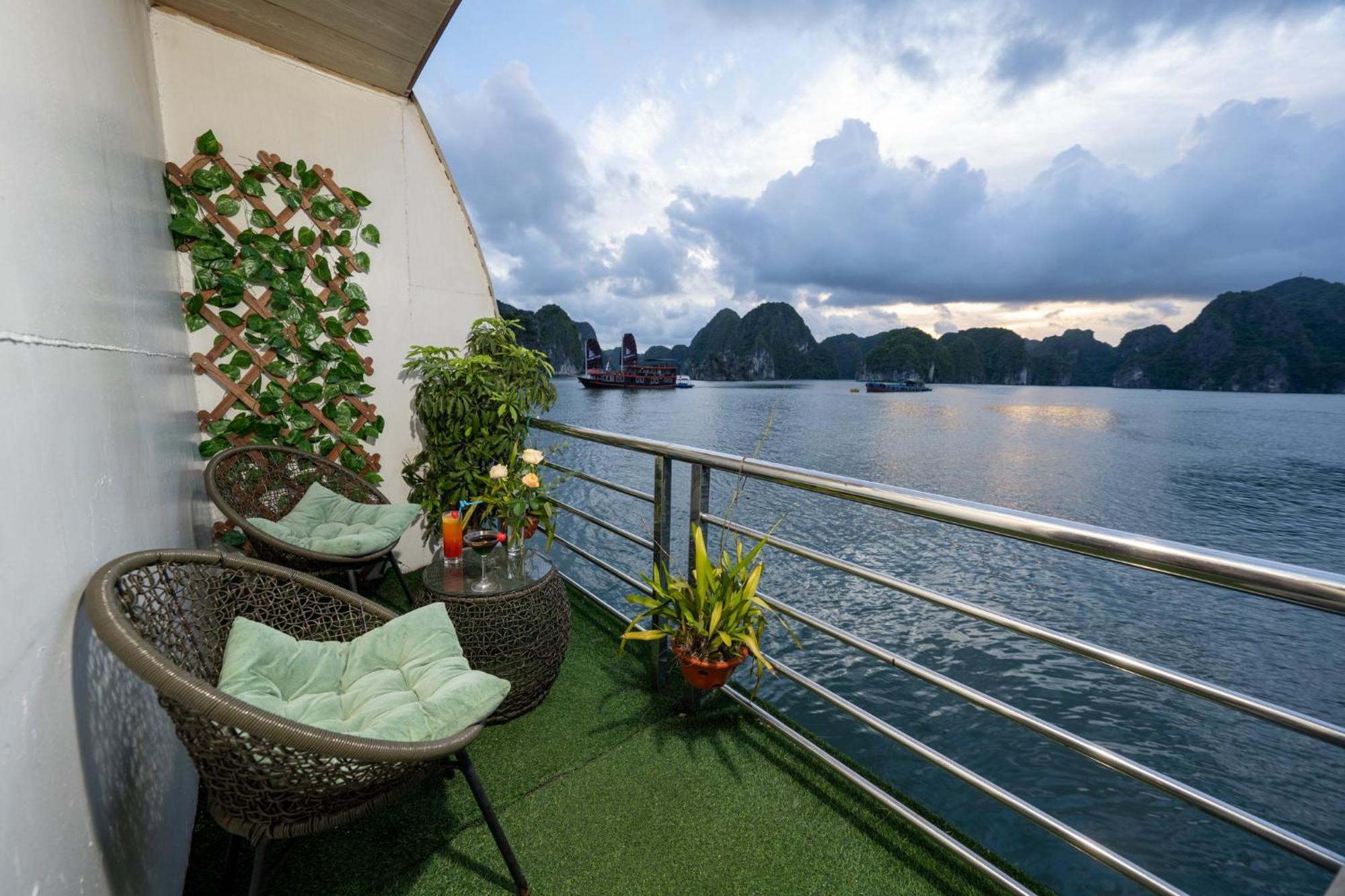 Sunlight Cruise Hotel Ha Long Exterior foto