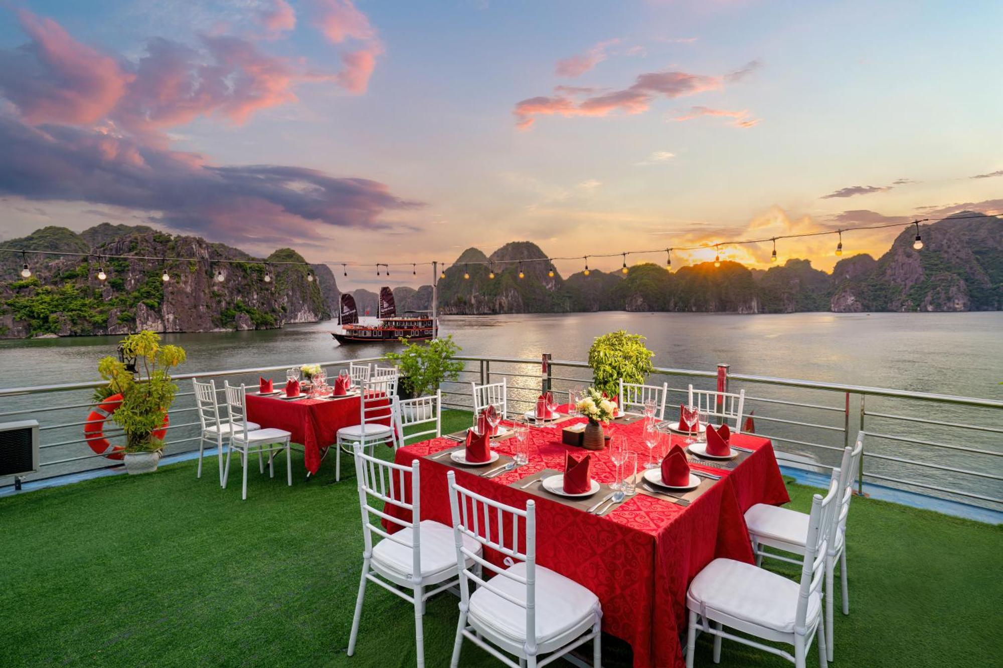 Sunlight Cruise Hotel Ha Long Exterior foto
